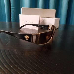 Black Versace sunglasses 2021 mod